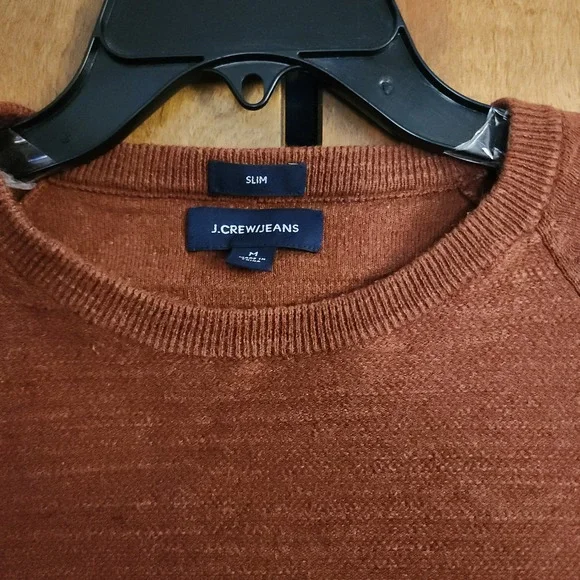 D21  J Crew Slim Fit Crew Neck Long Sleeve Sweater Men's Medium Rust Cotton - Picture 2 of 6